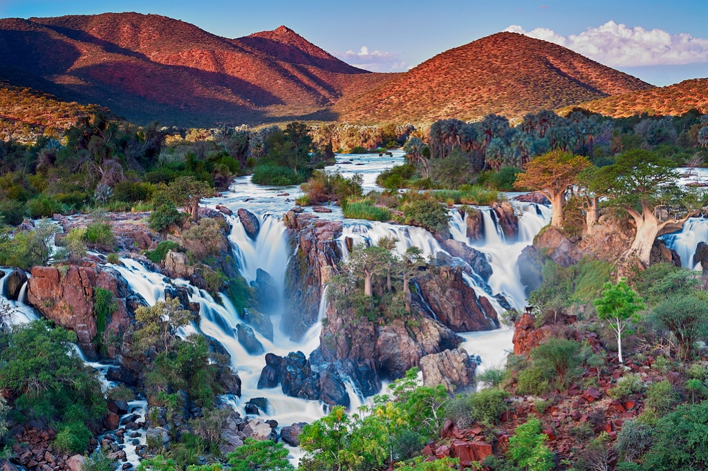 Self-Drive Tour: Desert, Tribes, Wildlife, Victoria Falls