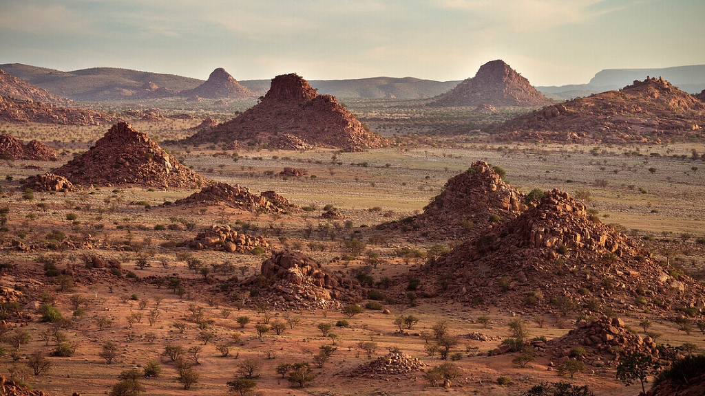 Self-Drive Tour: Lions, Deserts, Canyons