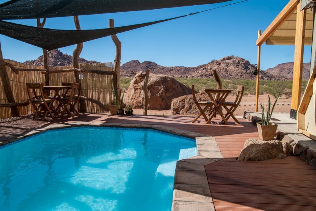Self-Drive Tour: Lions, Deserts, Canyons